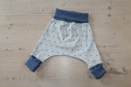 Mitwachshose Motiv Kreuz