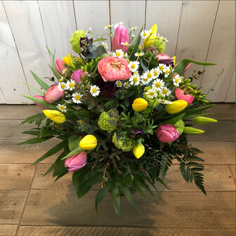 Blumenstrauss Fr&uuml;hling bunt