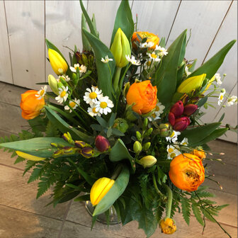 Blumenstrauss Fr&uuml;hling orange
