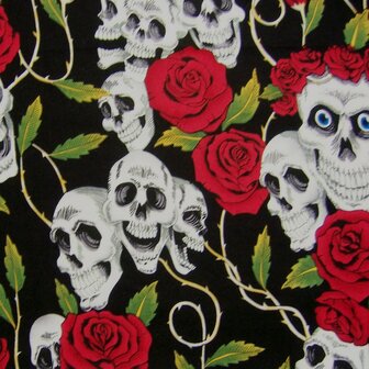 Totenk&ouml;pfe mit Rosen