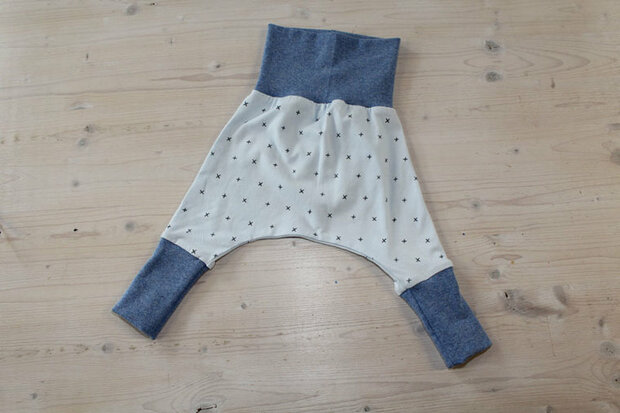 Mitwachshose Motiv Kreuz