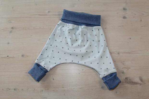 Mitwachshose Motiv Kreuz