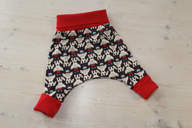 Mitwachshose Motiv Foxy Flowers