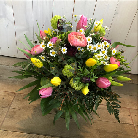Blumenstrauss Fr&uuml;hling bunt