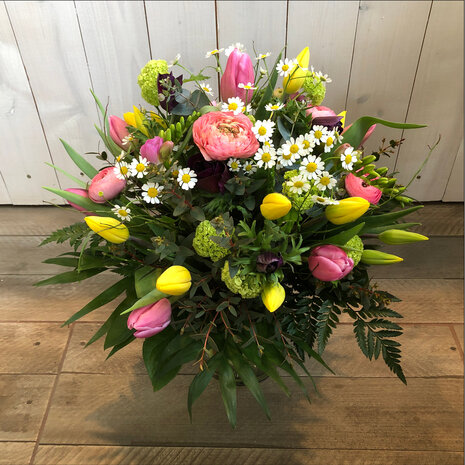 Blumenstrauss Fr&uuml;hling bunt
