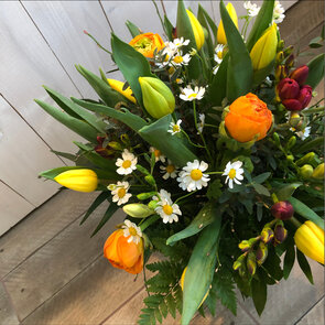 Blumenstrauss Frühling orange